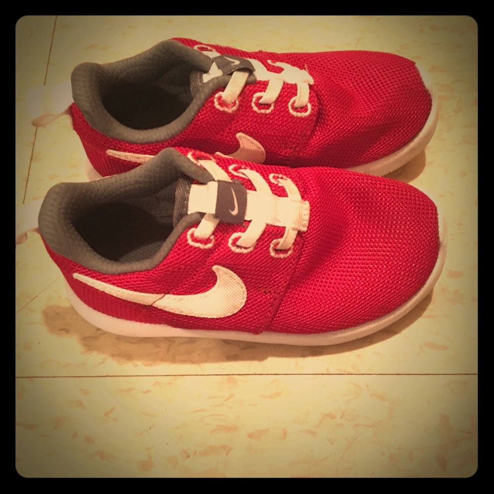 Toddler girl Nike’s